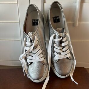 FRYE SILVER LEATHER SNEAKERS - BRAND NEW